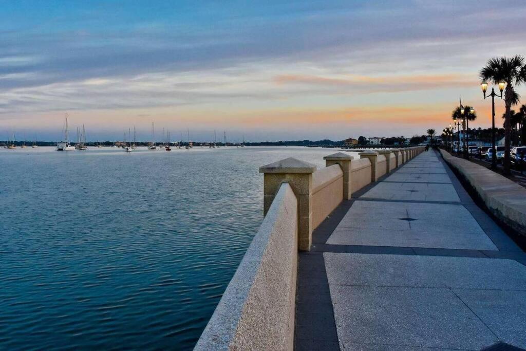 Cozy Quiet St Augustine Private Condo - 2Bed, 1 Bath, Sleeps 6, Steps To Historic St Augustine Center & All Tourist Attractions, Restaurants, Cafes, Backyard, Porch St. Augustine Kültér fotó