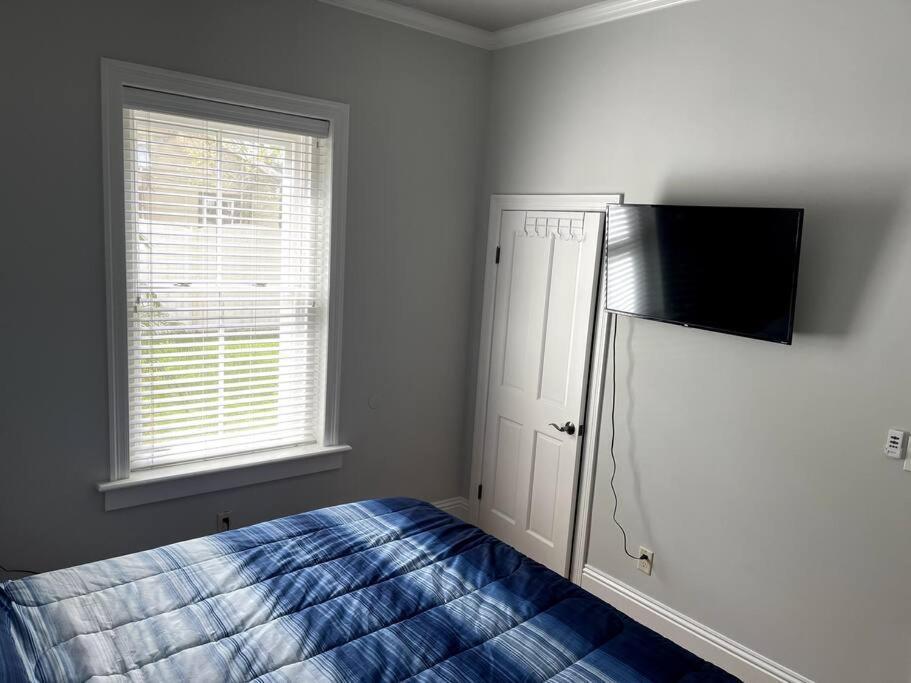 Cozy Quiet St Augustine Private Condo - 2Bed, 1 Bath, Sleeps 6, Steps To Historic St Augustine Center & All Tourist Attractions, Restaurants, Cafes, Backyard, Porch St. Augustine Kültér fotó