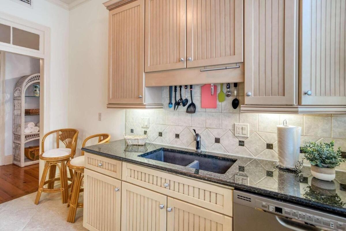 Cozy Quiet St Augustine Private Condo - 2Bed, 1 Bath, Sleeps 6, Steps To Historic St Augustine Center & All Tourist Attractions, Restaurants, Cafes, Backyard, Porch St. Augustine Kültér fotó